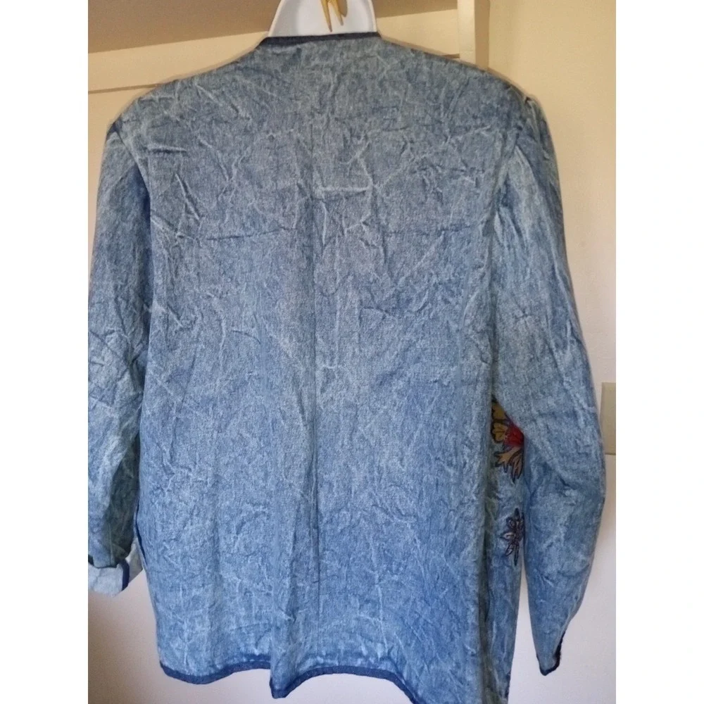 Vintage Acid Wash‎ Denim Floral Embroidered Button Front Jacket Light Blue Boho